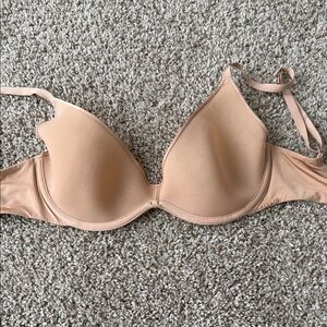 SKIMS Weightless Scoop Bra